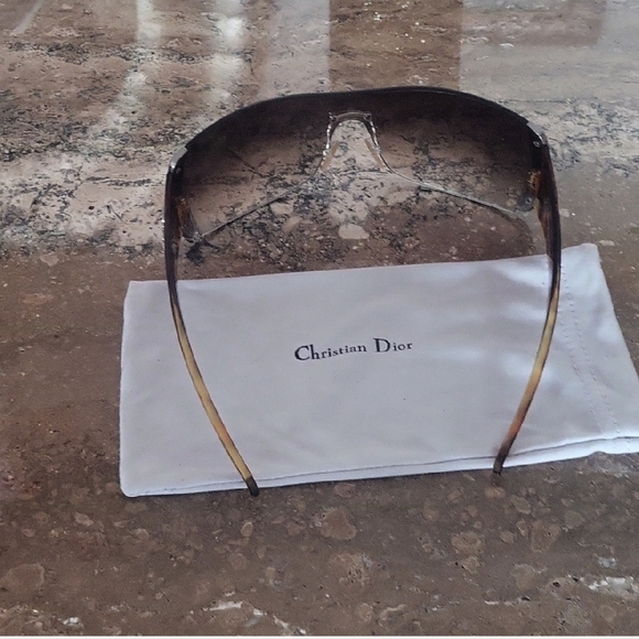 Dior Black Oversized Sunglasses - Picture 2 of 8